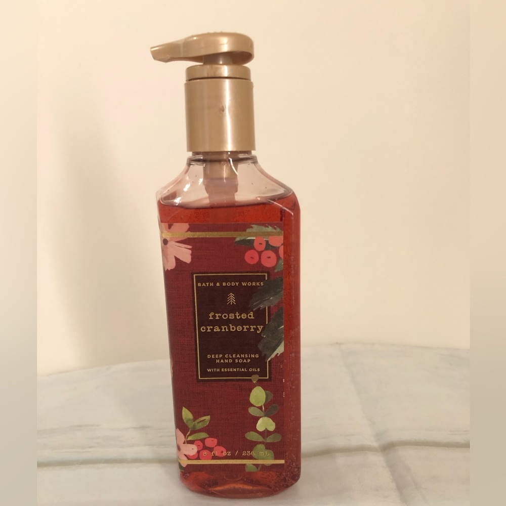 Bath and Body Works Frosted Cranberry Deep Cleansing Hand Soap Retired